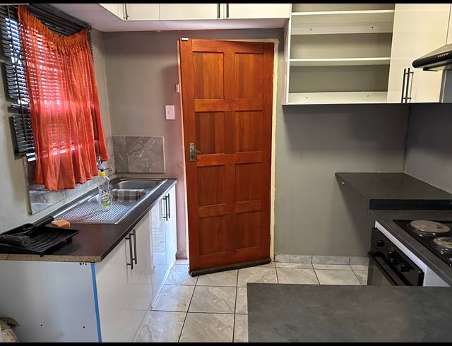 3 BEDROOM FREESTANDING FOR SALE IN KLERKSOORD